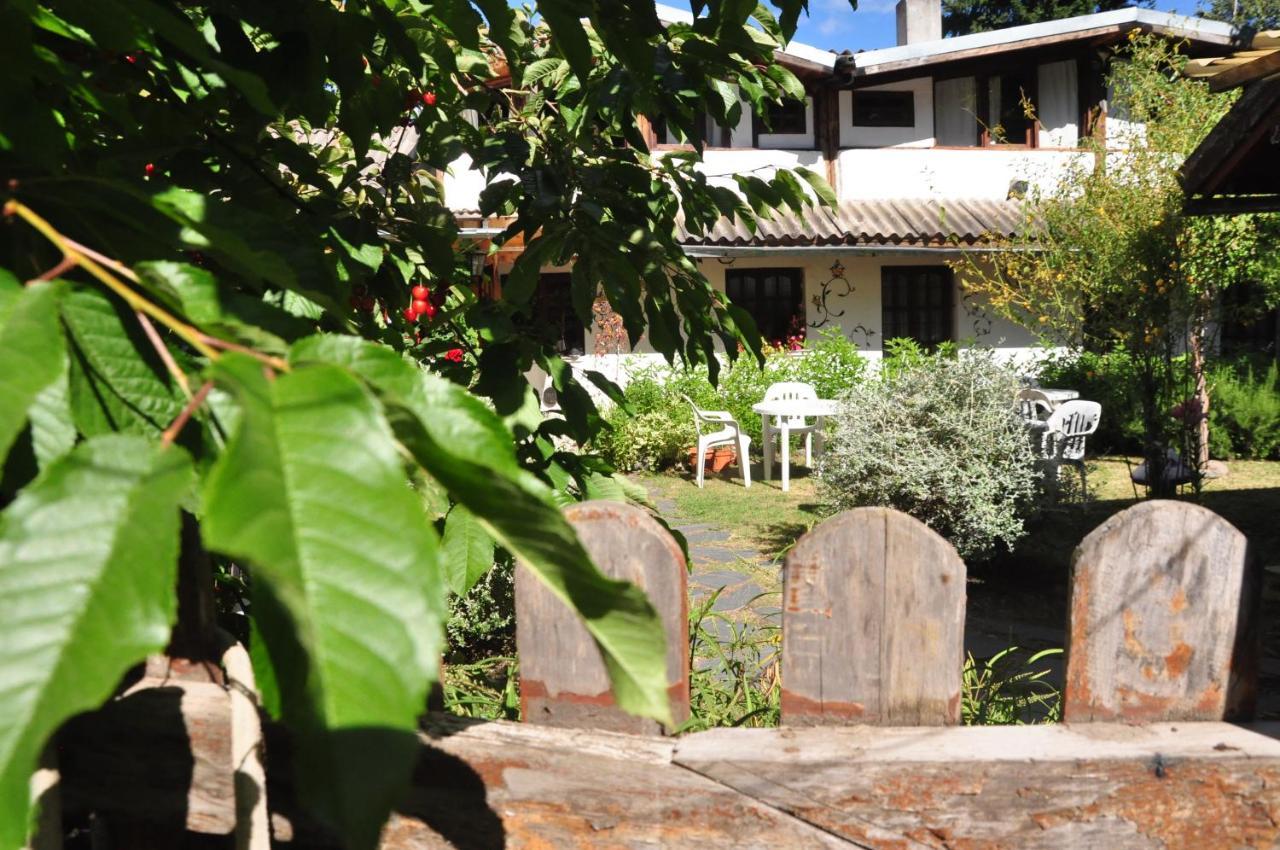 La Casa Del Arbol - Hostel El Bolsón Екстериор снимка